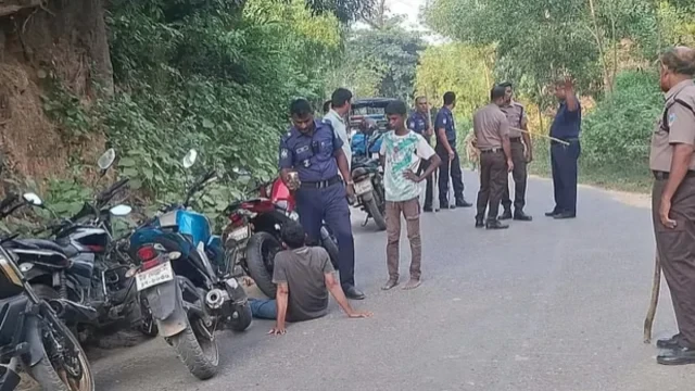 কক্সবাজারে অস্ত্রের মুখে ছিনতাই, লুটের শিকার ৫০-৬০ যানবাহন