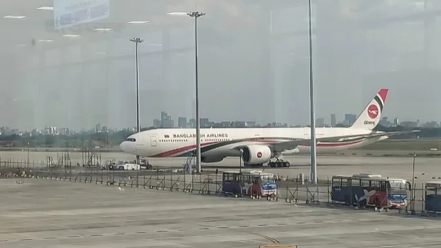 রিয়াদের সব  ফ্লাইট বন্ধ রাখছে বিমান
