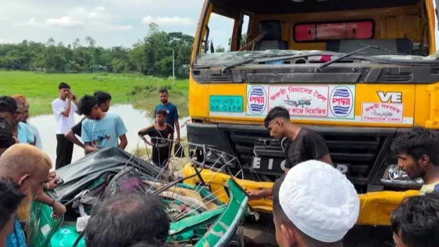 সিলেটের ওসমানীনগরে ঢাকা-সিলেট মহাসড়কে তেলবাহী ট্যাংকলরি ও সিএনজিচালিত অটোরিকশার সংঘর্ষে শিশুসহ চারজন...