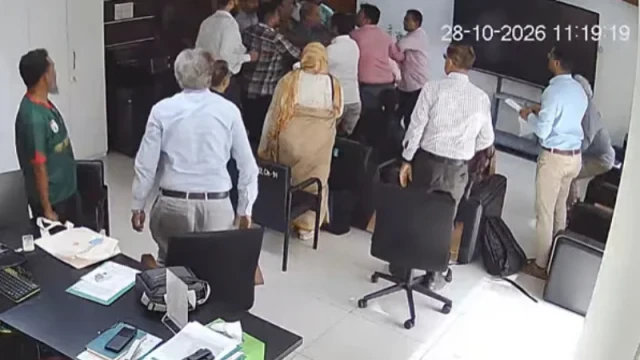 আইইডিসিআর পরিচালকের কক্ষে হামলার অভিযোগ, আলোচনায় ড্যাবের নাম