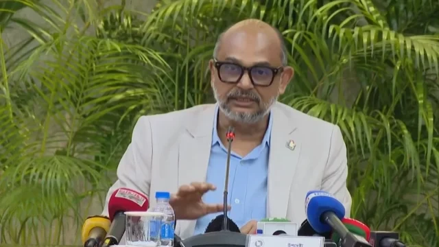 মূল্যস্ফীতি ও কর্মসংস্থান সংকটে দারিদ্র্যসীমার নিচে কোটি মানুষ: উপদেষ্টা