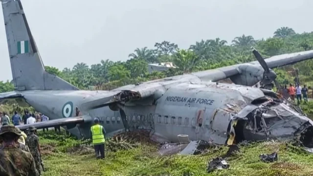 নাইজেরিয়ায় সামরিক বিমান বিধ্বস্ত, নিহত ৩২