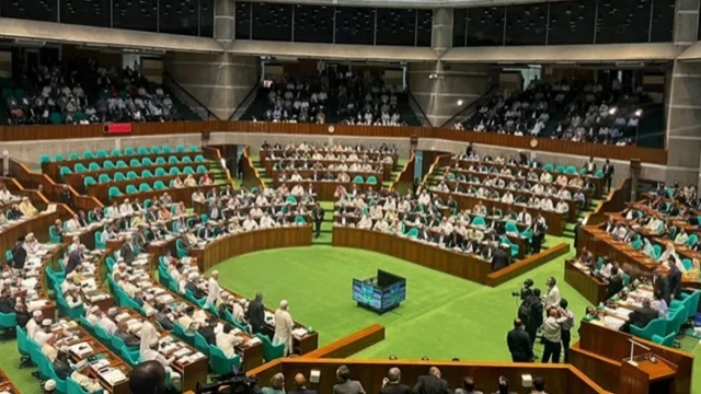 সন্তানকে সম্পত্তি দান করলেও জীবদ্দশায় ভোগ করতে পারবেন বাবা-মা