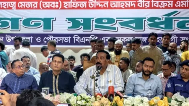 মুক্তিযুদ্ধবিষয়ক প্রতিমন্ত্রী ইশরাক হোসেনের মাদকবিরোধী অভিযানের উদ্যোগকে ইতিবাচক হিসেবে দেখলেও তার অ...