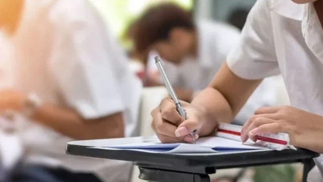 পরীক্ষায় ভালো ফলের আশায় যেসব দোয়া পড়বেন, জেনে নিন করণীয়