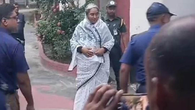 ১২ ঘণ্টার প্যারোলে মুক্তি পেয়ে ঢাকায় ডা. দীপু মনি