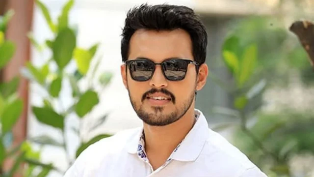 বিমানের সেবা নিয়ে ইরফান সাজ্জাদের ক্ষোভ, নাম দিলেন ‘বেইমান বাংলাদেশ এয়ারলাইন্স’