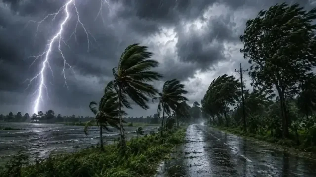 রাতের মধ্যে দেশের বিভিন্ন অঞ্চলে বজ্রসহ বৃষ্টি ও দমকা হাওয়ার সম্ভাবনা