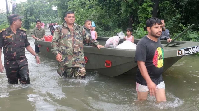 চট্টগ্রামের ৭ উপজেলায় বন্যা মোকাবিলায় সেনাবাহিনী মোতায়েন