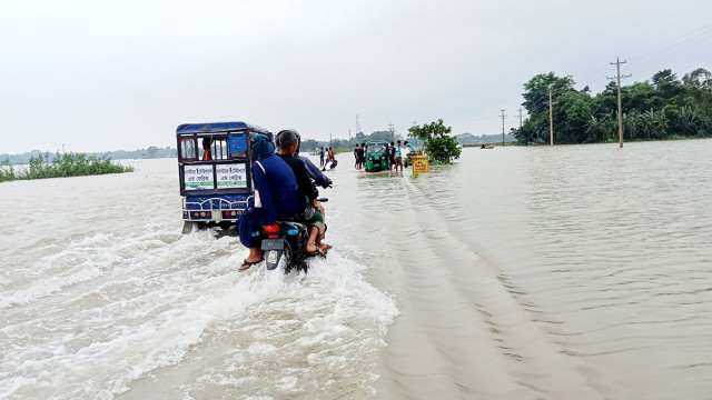 আগামী সপ্তাহে ৯ জেলায় স্বল্পমেয়াদি বন্যার শঙ্কা, সিলেট-সুনামগঞ্জে পরিস্থিতির উন্নতির আভাস