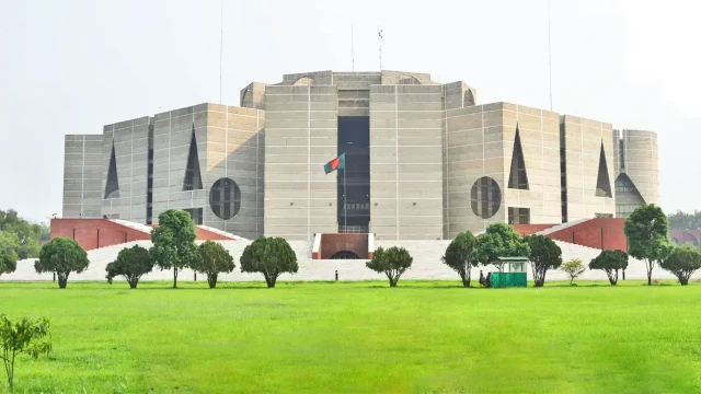সংসদ ভবন এলাকায় অগ্নিকাণ্ড, কারণ অনুসন্ধানে তদন্ত কমিটি গঠনের নির্দেশ