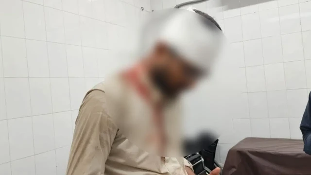আহত শিক্ষার্থীদের খোঁজ নিতে গিয়ে হামলার অভিযোগ, হাসপাতালে জকসু নেতা