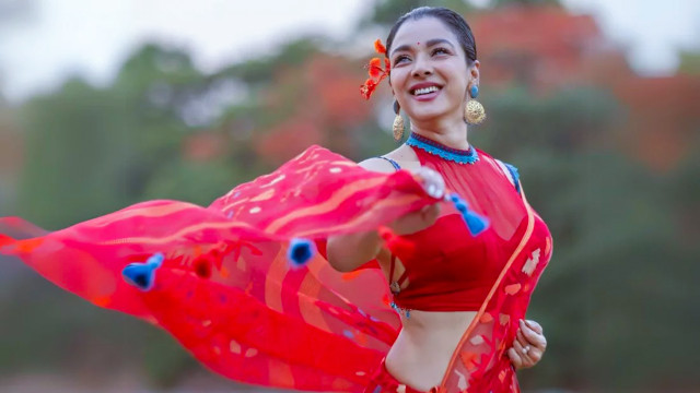 হাওরের জীবনের গল্পে ‘নিরালা’ চরিত্রে রুনা খান