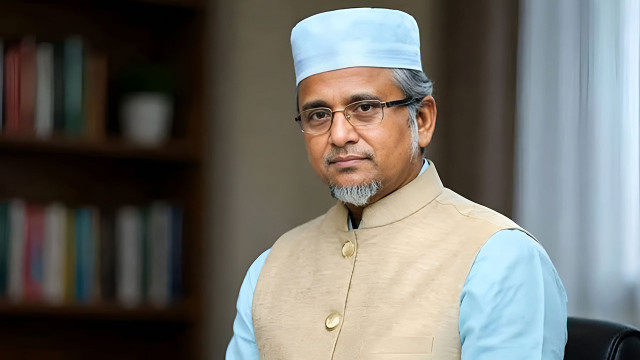 অনৈতিক সম্পর্ক জেনে গাড়িচালককে অর্থ-চাকরির প্রস্তাব
