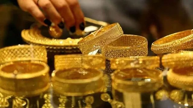 স্বর্ণের দামে বড় ধস, ভরিতে কমল ৭ হাজার ১১৫ টাকা