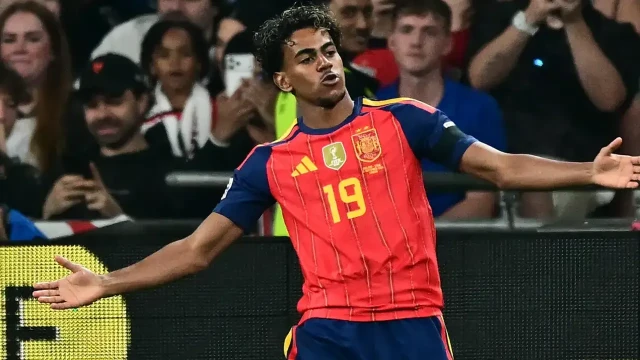 ইয়ামাল: সুযোগ পেলেই প্রতিপক্ষের পা থেকে বল কেড়ে নিই