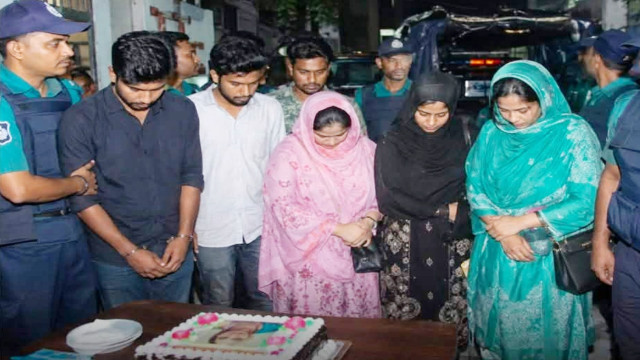 শেখ হাসিনার জন্মদিন পালনের অভিযোগে তিন নারীসহ আটক ৭