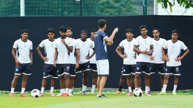 ইন্দোনেশিয়ার বিপক্ষে বাংলাদেশের একাদশে ইমন
