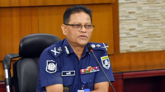 দুর্গাপূজার নিরাপত্তায় তিন স্তরের ব্যবস্থা, প্রস্তুত বিশেষায়িত পুলিশ দল