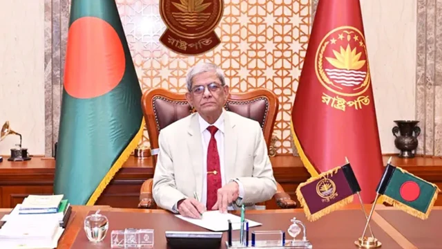 দুর্গাপূজার শান্তিপূর্ণ উদযাপন সম্প্রীতির পরিচায়ক: রাষ্ট্রপতি