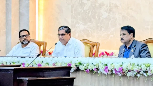 ঢাকার পরিচ্ছন্নতা নিশ্চিত করতে মাঠে নামছে ২০টি বিশেষ দল