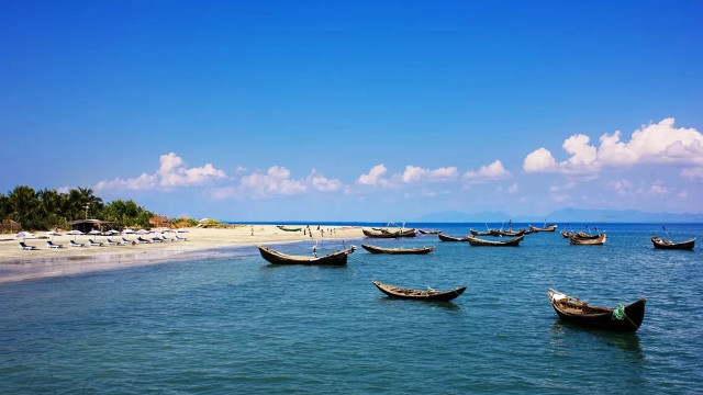 অনুমোদন জটিলতায় পিছিয়ে যাচ্ছে সেন্টমার্টিনে পর্যটকবাহী জাহাজ চলাচল