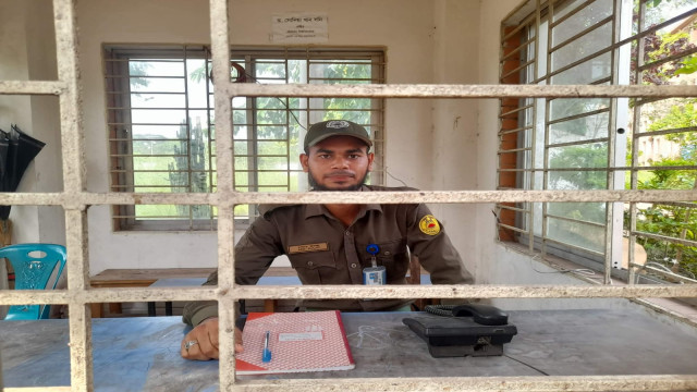 পরিবার ছাড়া ঈদ কাটছে ববি’র নিরাপত্তাকর্মীদের