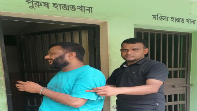 দিনাজপুরে অভিযানে ২ হাজার ৫০০ ইয়াবাসহ আটক এক ব্যক্তি