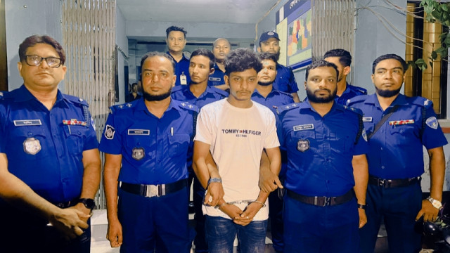 বিদেশী পিস্তলসহ আটক রাহিম (২১)