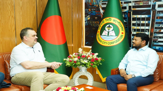 রাজশাহী সিটি প্রশাসকের সঙ্গে মার্কিন রাষ্ট্রদূতের সৌজন্য বৈঠক
