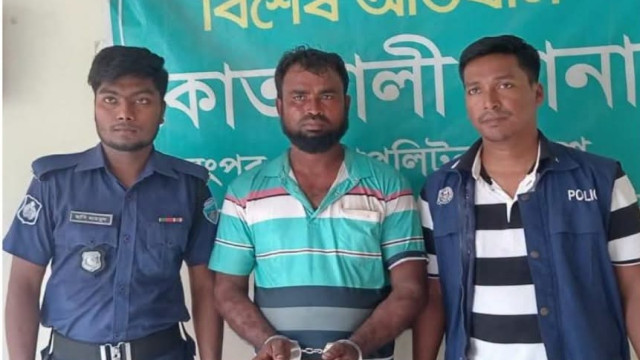 কচুয়ায় গৃহবধূর মৃত্যু: স্বামীর বিরুদ্ধে হত্যার অভিযোগ, গ্রেপ্তারের পর মানববন্ধন