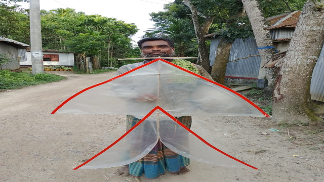 বয়স ৪৫, তবু আকাশজুড়ে উড়ে জাফর খা'র স্বপ্ন