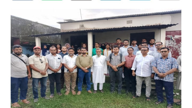 নেত্রকোনার বারহাট্টায় বাংলাদেশ কৃষি বিশ্ববিদ্যালয়ের (বাকৃবি) ফিশারিজ অনুষদের চতুর্থ বর্ষের শিক্ষার্থ...