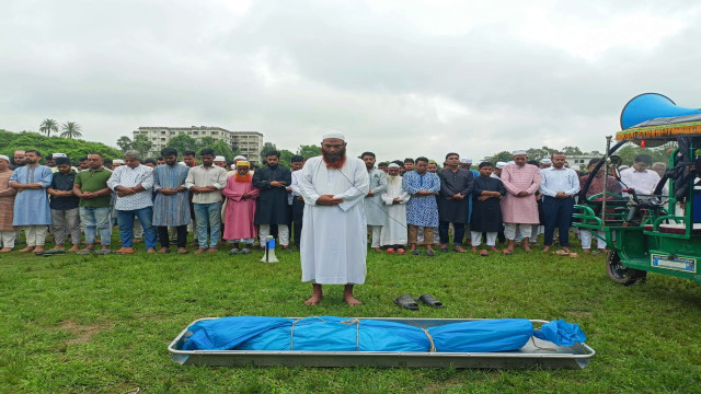 কুবি ক্যাম্পাসে অপ্রতিমের প্রথম জানাজা, অংশ নিলেন সহস্রাধিক মানুষ