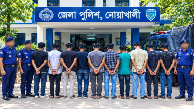 কিশোর গ্যাংয়ের তৎপরতা ঠেকাতে নোয়াখালীর বিভিন্ন থানা এলাকায় অভিযান চালিয়েছে জেলা পুলিশ।