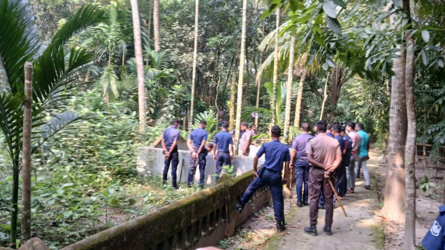 আদালতের নির্দেশে ময়নাতদন্তের জন্য চাঁদপুর সদর উপজেলার লক্ষ্মীপুর ইউনিয়ন এলাকা
