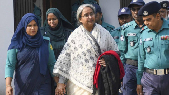 স্বামীর শেষকৃত্যে যোগ দিতে ১২ ঘণ্টার প্যারোলে ঢাকার বাসভবনে দীপু মনি