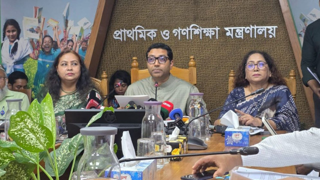 প্রাথমিক শিক্ষকদের বদলি অনির্দিষ্টকালের জন্য স্থগিত