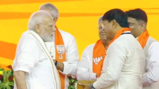 মুম্বাইয়ে মোদির অনুষ্ঠানস্থলে ভুয়া পরিচয়পত্র ও অস্ত্রসহ দুজন আটক