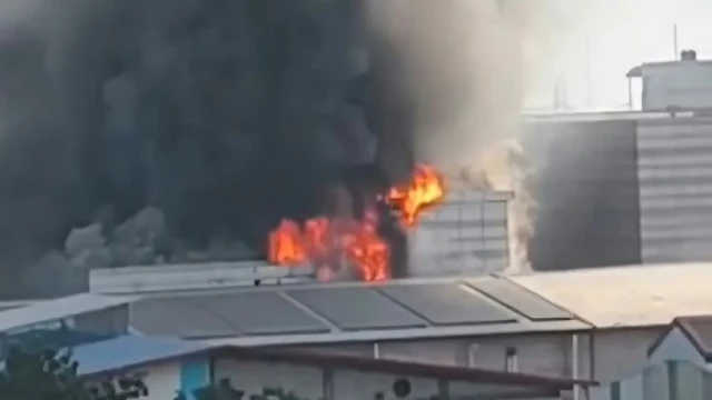 গাজীপুরের টঙ্গীতে ড্রাগ ইন্টারন্যাশনাল ফার্মাসিউটিক্যালসের কারখানায় অগ্নিকাণ্ডের ঘটনা ঘটেছে।