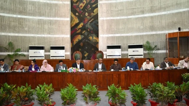 সংবিধান সংশোধনে বিভিন্ন শ্রেণি-পেশার মানুষের মতামত নেবে বিশেষ কমিটি