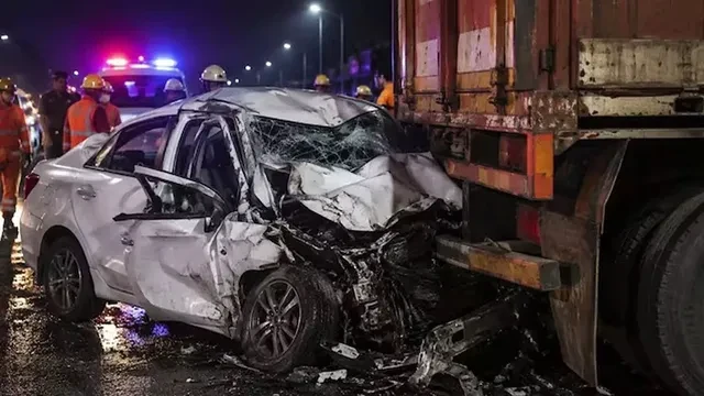 ভারতে লরির সাথে ধাক্কায় তামিলনাড়ুর ৮ শিক্ষার্থী নিহত