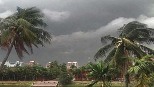 ১০ অঞ্চলে ঝোড়ো হাওয়ার পূর্বাভাস: নদীবন্দরে ১ নম্বর সতর্কসংকেত