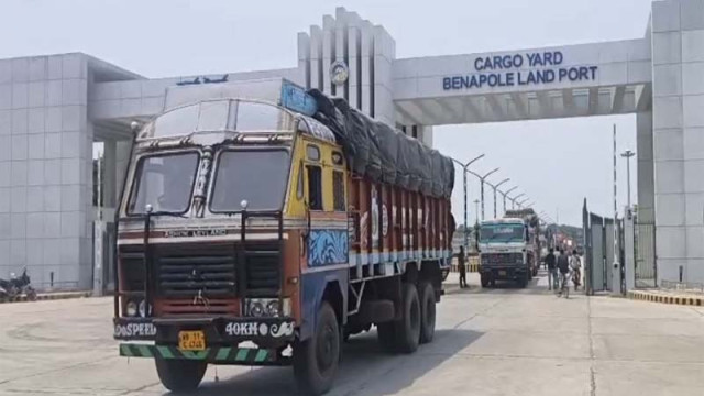 টানা ছুটি শেষে বেনাপোল স্থলবন্দরে আমদানি-রপ্তানি শুরু