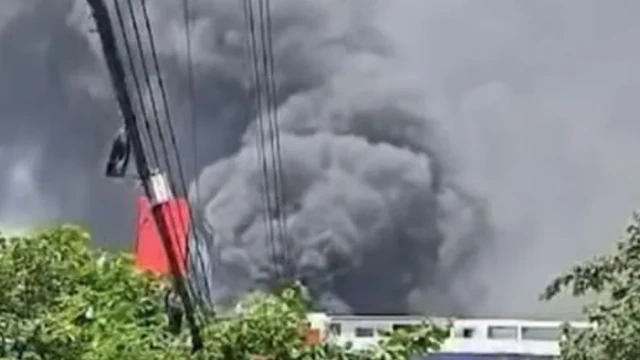 মহাখালীতে চারতলা ভবনের আগুন নিয়ন্ত্রণে