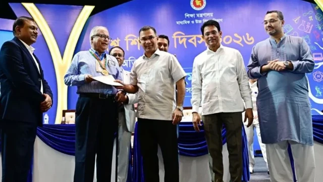 বিশ্ব শিক্ষক দিবসে ১০২ শিক্ষককে সম্মাননা দিলেন প্রধানমন্ত্রী