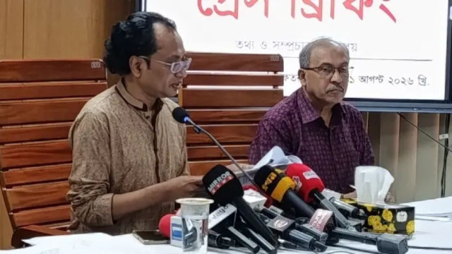 ১৮০ দিনের কাজের হিসাব জনগণকে জানাবেন প্রধানমন্ত্রী: তথ্য উপদেষ্টা